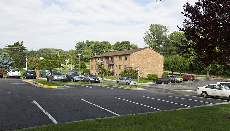 Roanoke Street Apartments in Blacksburg, VA | New River Valley Apartments